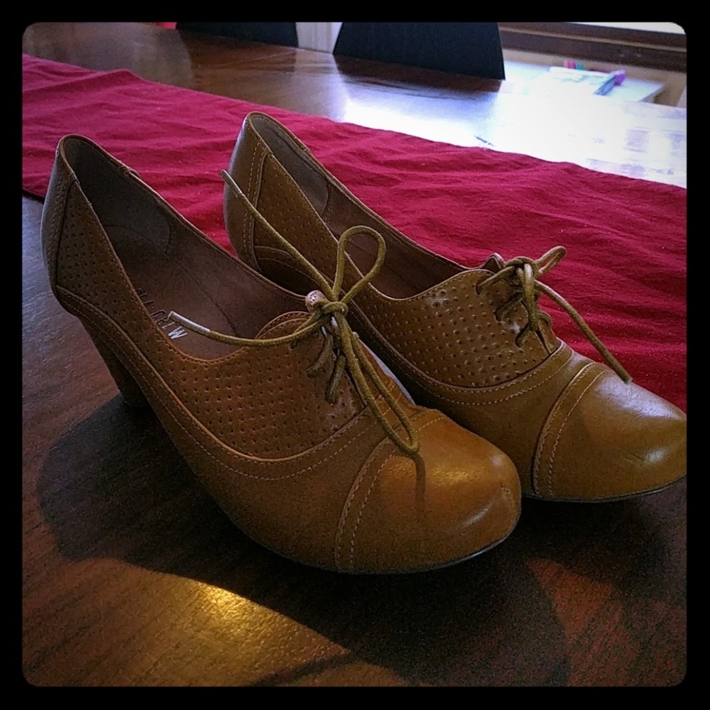 Chelsea Crew Vintage inspired heels